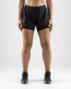 Craft Essential 2-in-1 Hardloop Short Zwart Dames -Zwemartikelen Winkel 1906029 999000 essential 2 in 1 shorts c1