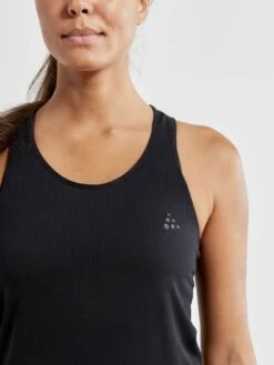 Craft Fuseknit Light Mouwloos Ondershirt Zwart Dames 11 Craft Fuseknit Light Mouwloos Ondershirt Zwart Dames -Zwemartikelen Winkel 1908845 999000 fuseknit light singlet c3 preview