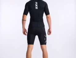 2XU Aero Tri Top Korte Mouw Zwart Heren -Zwemartikelen Winkel 2xu aero tri sleeved top mt6662a blk wht 005
