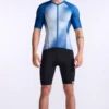 2XU Aero Tri Top Korte Mouw Wit/blauw Heren -Zwemartikelen Winkel 2xu aero tri sleeved top mt6662a suf wht