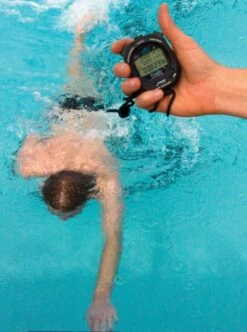 Finis 3 X 100m Stopwatch Zwart -Zwemartikelen Winkel 3x100m stopwatch 2
