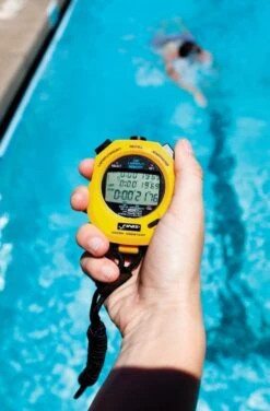 Finis 3 X 300m Stopwatch Geel -Zwemartikelen Winkel 3x300m stopwatch 2
