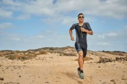 Zone3 Aquaflo Plus Mouwloos Trisuit Zwart Dames -Zwemartikelen Winkel aquaflo 25copy