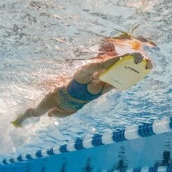 Finis Foam Kickboard Geel -Zwemartikelen Winkel foam kickboard 2