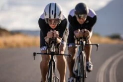 Sailfish Aerosuit Pro Trisuit Korte Mouw Zwart Dames -Zwemartikelen Winkel sailfish trisuits dames aerosuit pro black 12