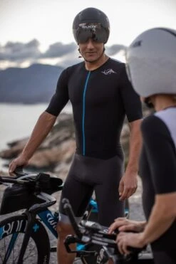 Sailfish Aerosuit Pro Trisuit Korte Mouw Zwart Heren -Zwemartikelen Winkel sailfish trisuits heren aerosuit pro black 12